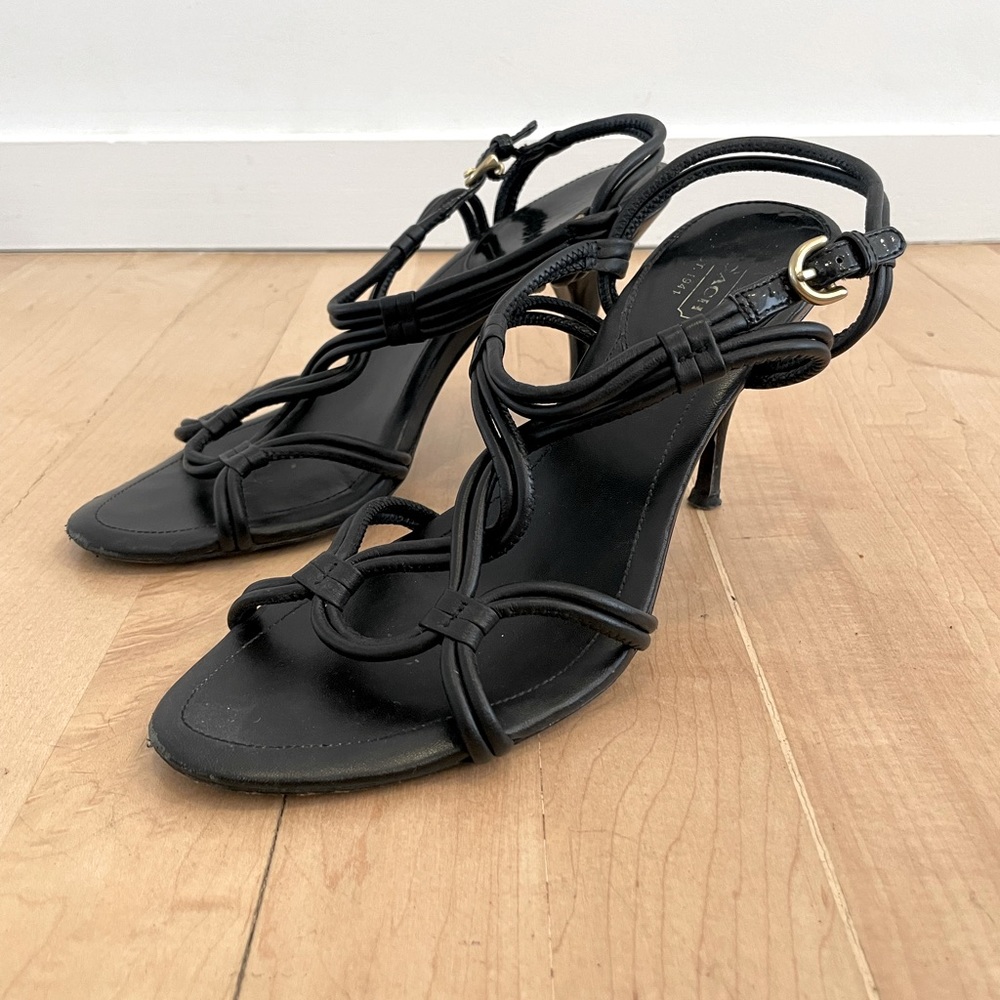 Coach Zarah Sandal